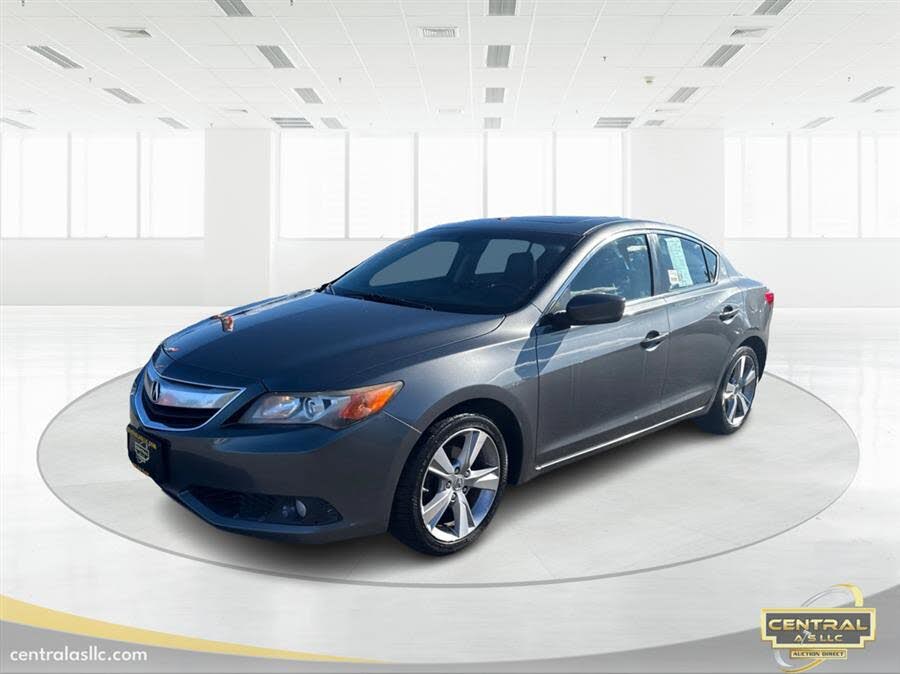 2013 Acura ILX 2.0L FWD with Technology Package