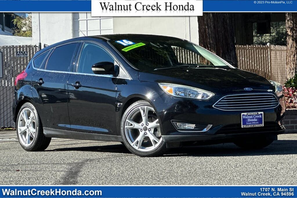 2016 Ford Focus Titanium Hatchback
