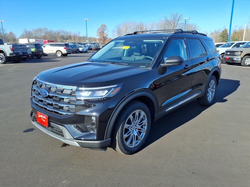 2025 Ford Explorer Active AWD