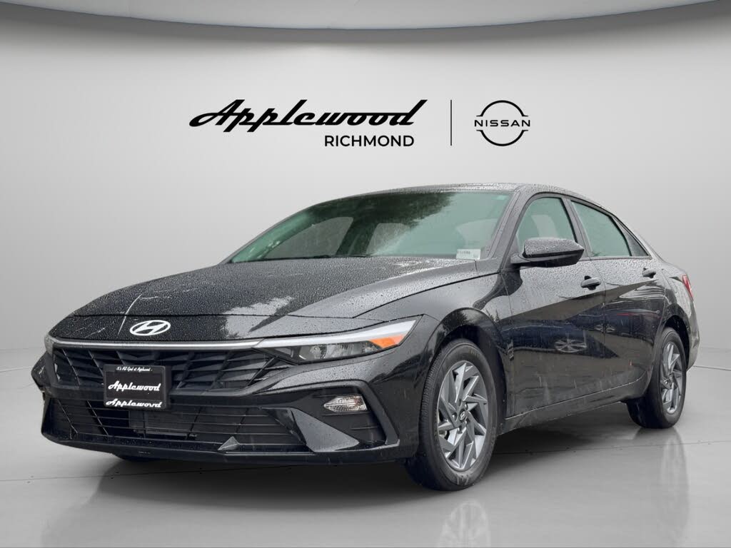 Hyundai Elantra Preferred FWD 2025