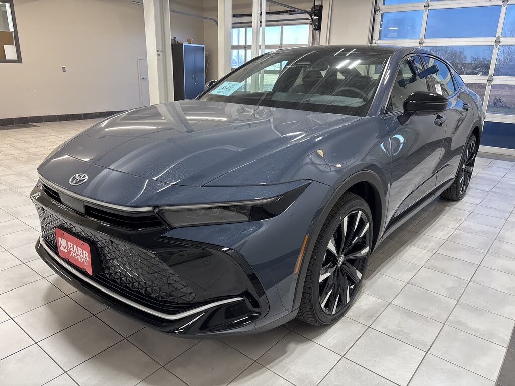 2026 Toyota Crown Platinum AWD