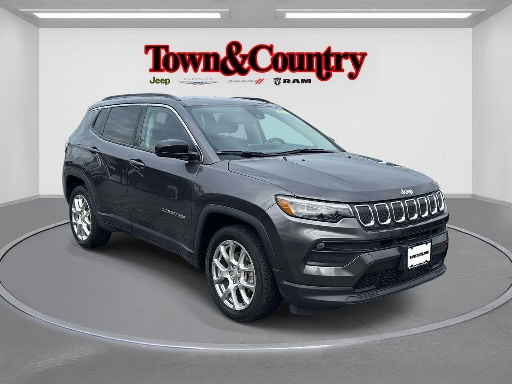 2022 Jeep Compass Latitude Lux 4WD