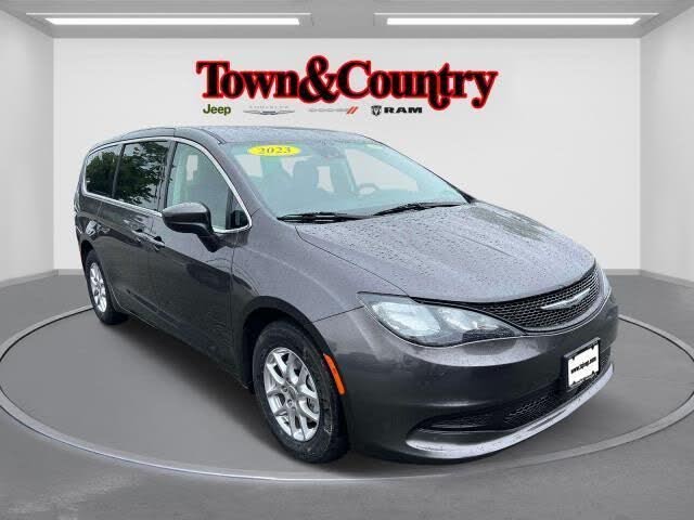 2023 Chrysler Voyager LX FWD
