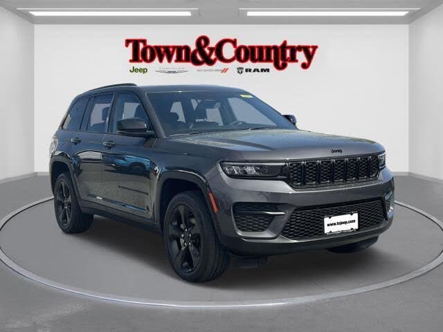2023 Jeep Grand Cherokee Altitude 4WD