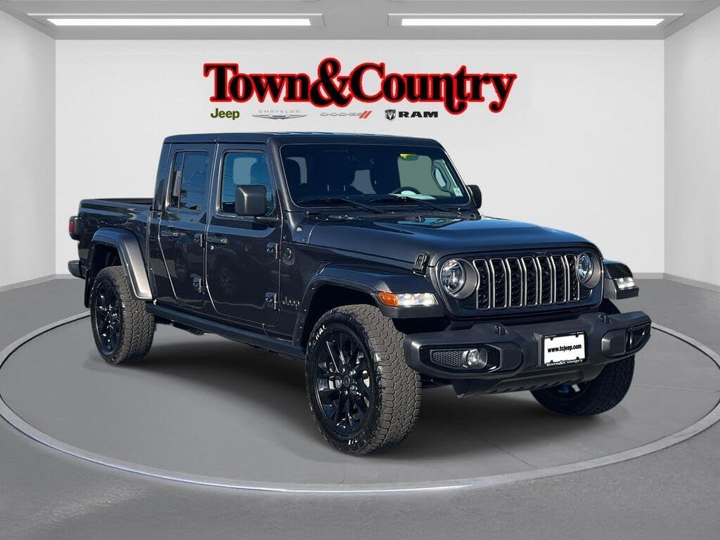 2024 Jeep Gladiator NightHawk Crew Cab 4WD