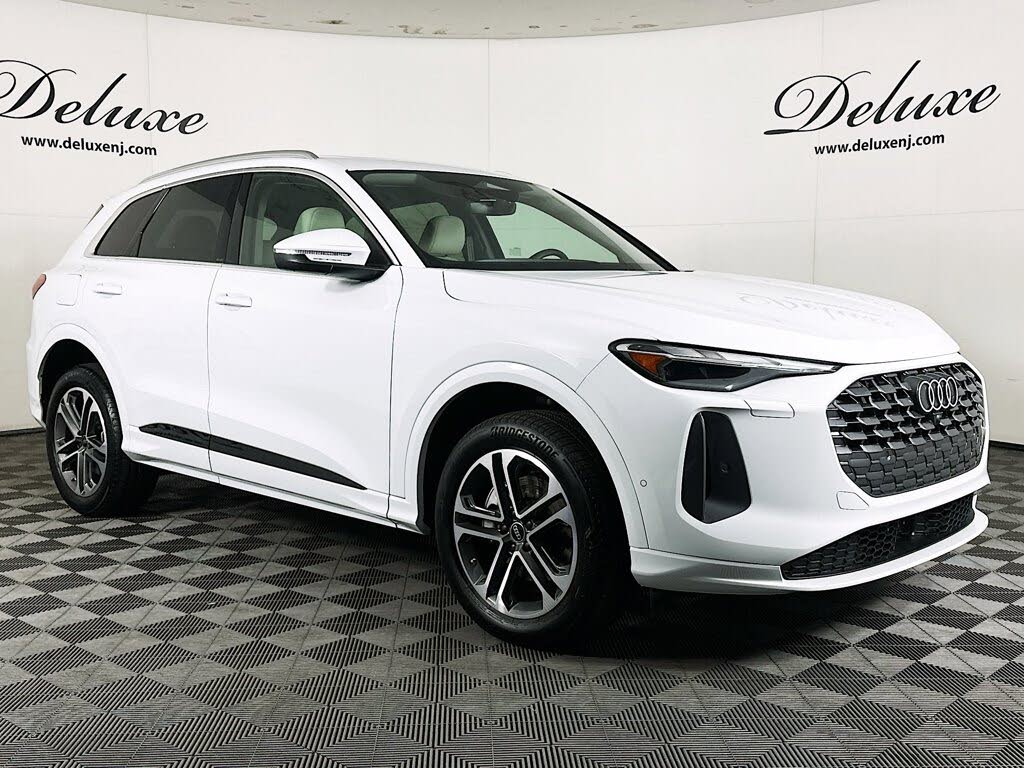 2025 Audi Q5 quattro Premium 40 TFSI