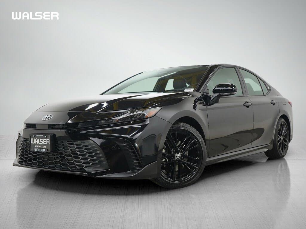 2025 Toyota Camry SE FWD