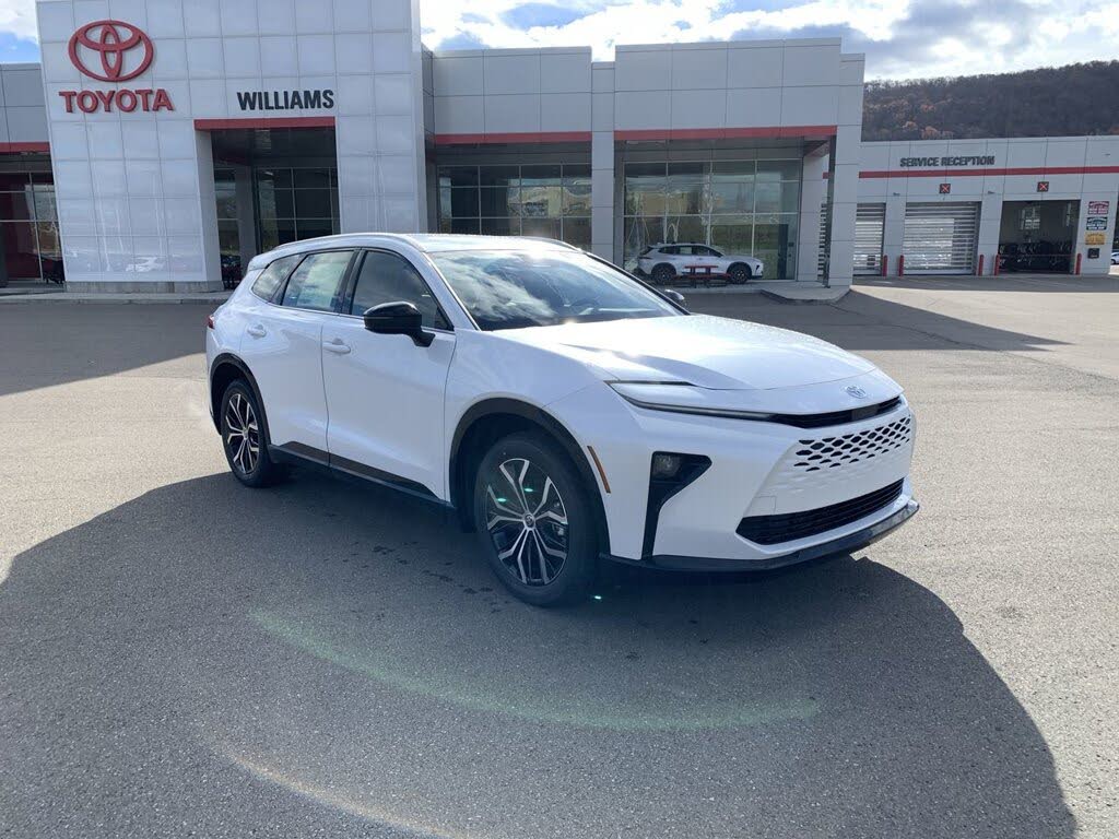 2025 Toyota Crown Signia XLE AWD