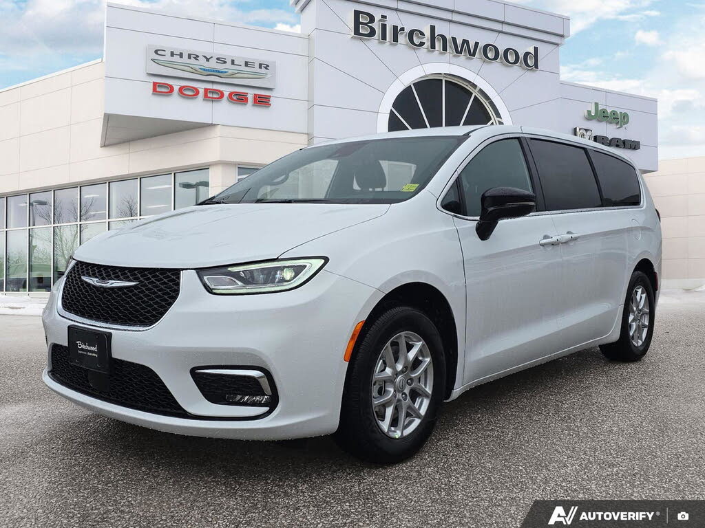 2026 Chrysler Pacifica Select FWD