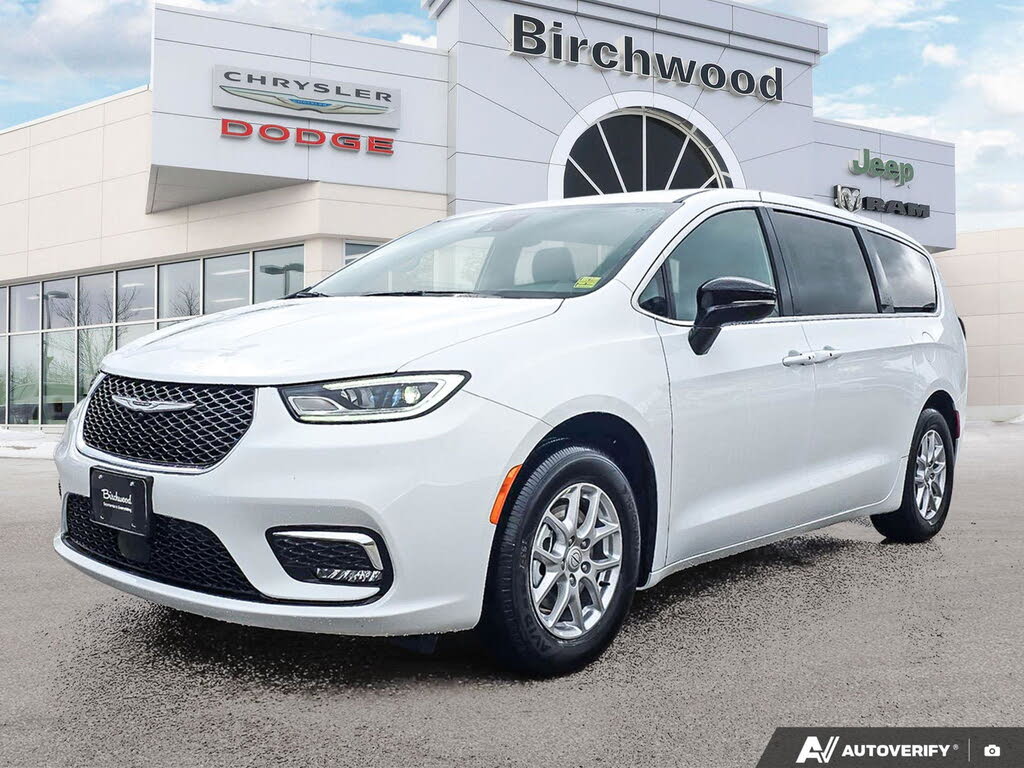 2026 Chrysler Pacifica Select FWD