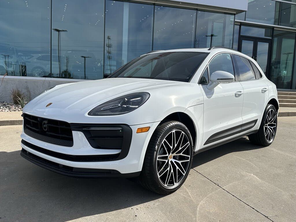 2026 Porsche Macan AWD