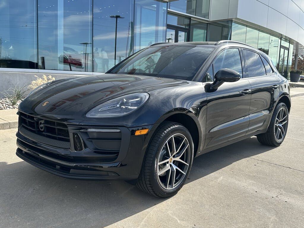 2026 Porsche Macan AWD