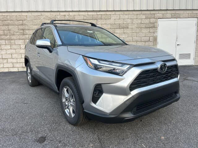 2025 Toyota RAV4 XLE FWD