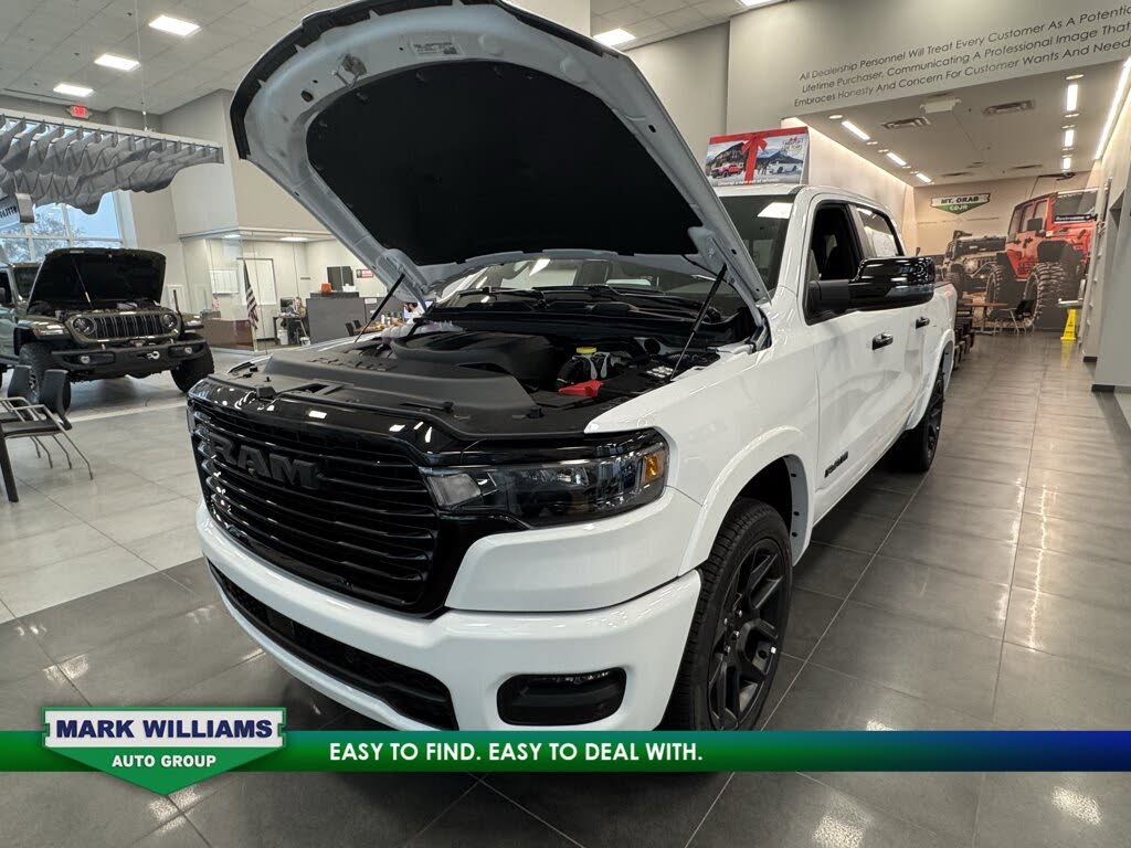 2026 RAM 1500 Laramie Crew Cab 4WD