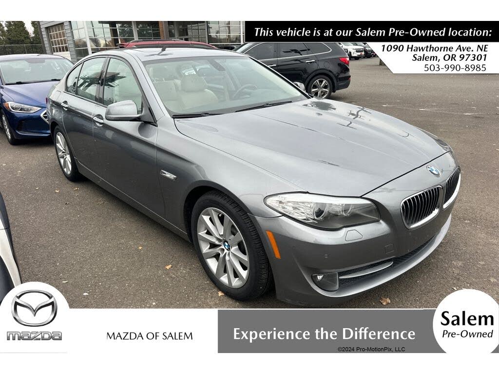 2011 BMW 5 Series 528i Sedan RWD
