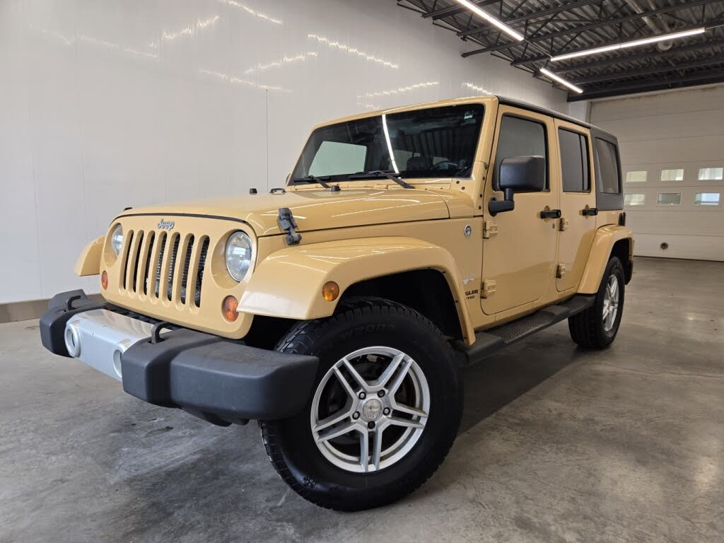 2013 Jeep Wrangler Unlimited Sahara 4WD
