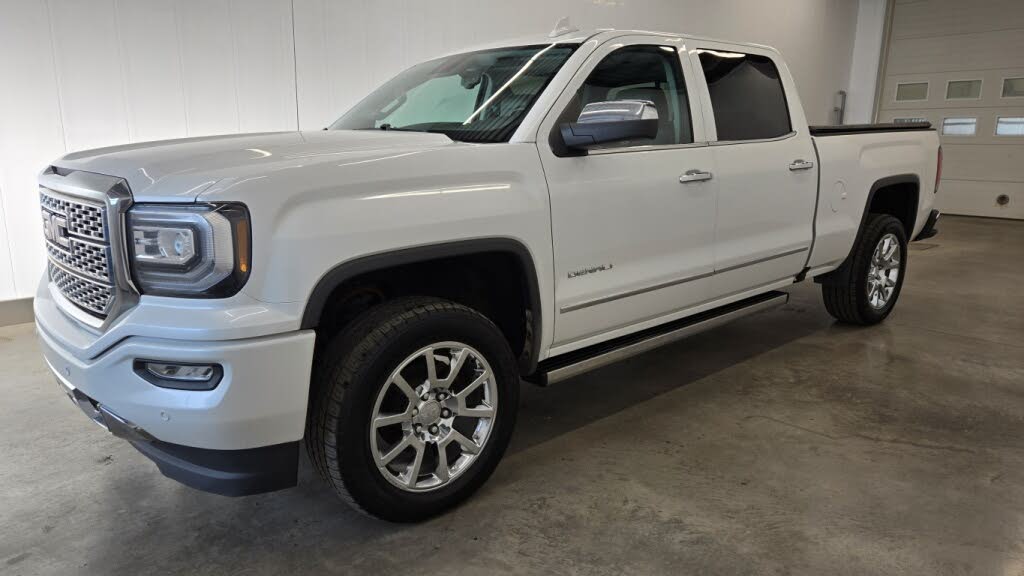 2017 GMC Sierra 1500 Denali Crew Cab LB 4WD