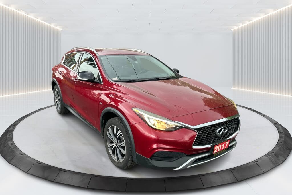 2017 INFINITI QX30 Luxury AWD