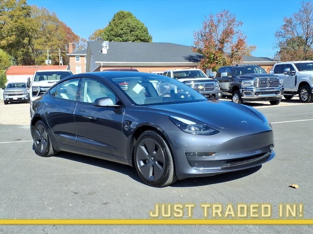 2023 Tesla Model 3 RWD