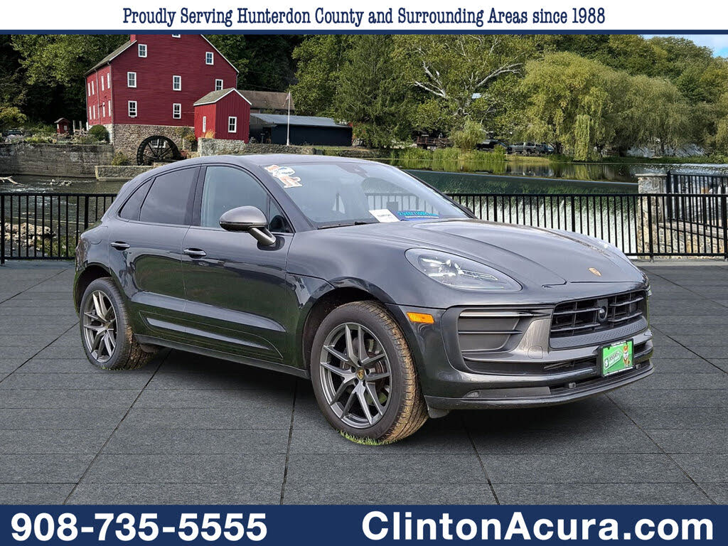 2024 Porsche Macan T AWD