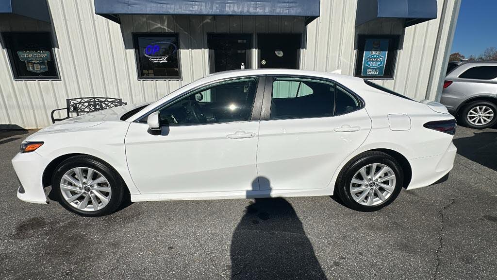 2024 Toyota Camry LE FWD