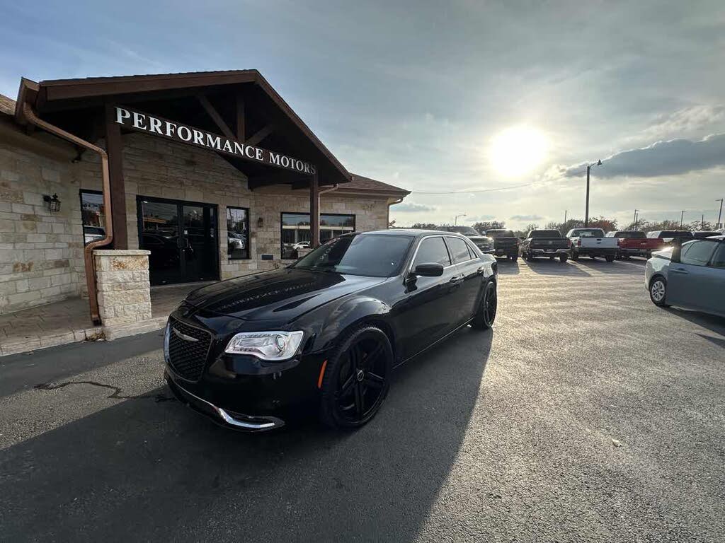 2017 Chrysler 300 Limited RWD