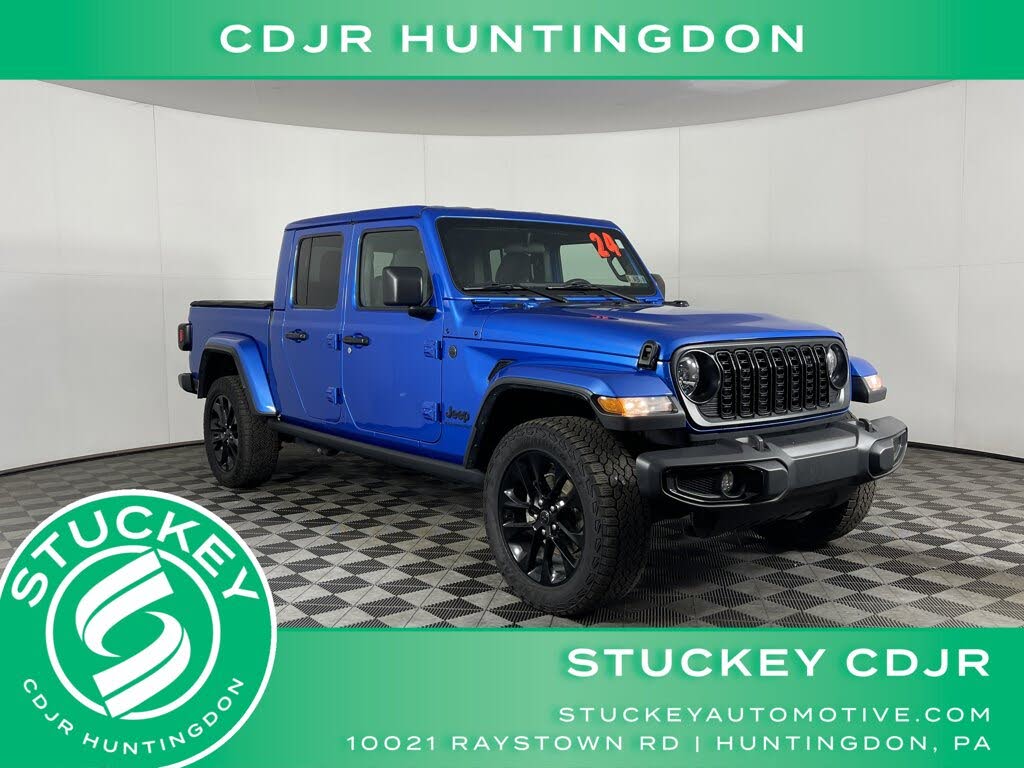 2024 Jeep Gladiator NightHawk Crew Cab 4WD