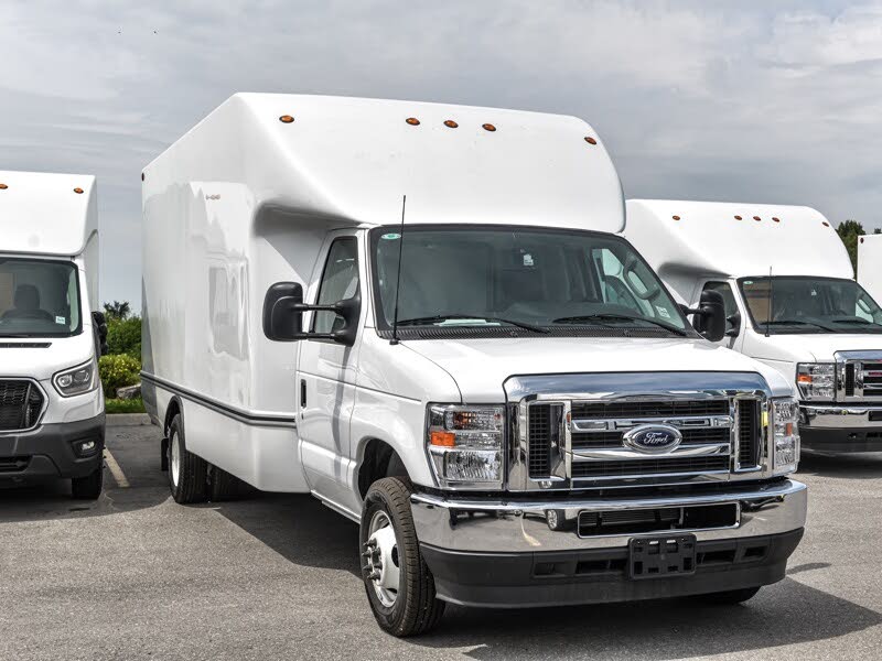 2025 Ford E-Series Chassis E-450 SD Stripped 158 DRW RWD