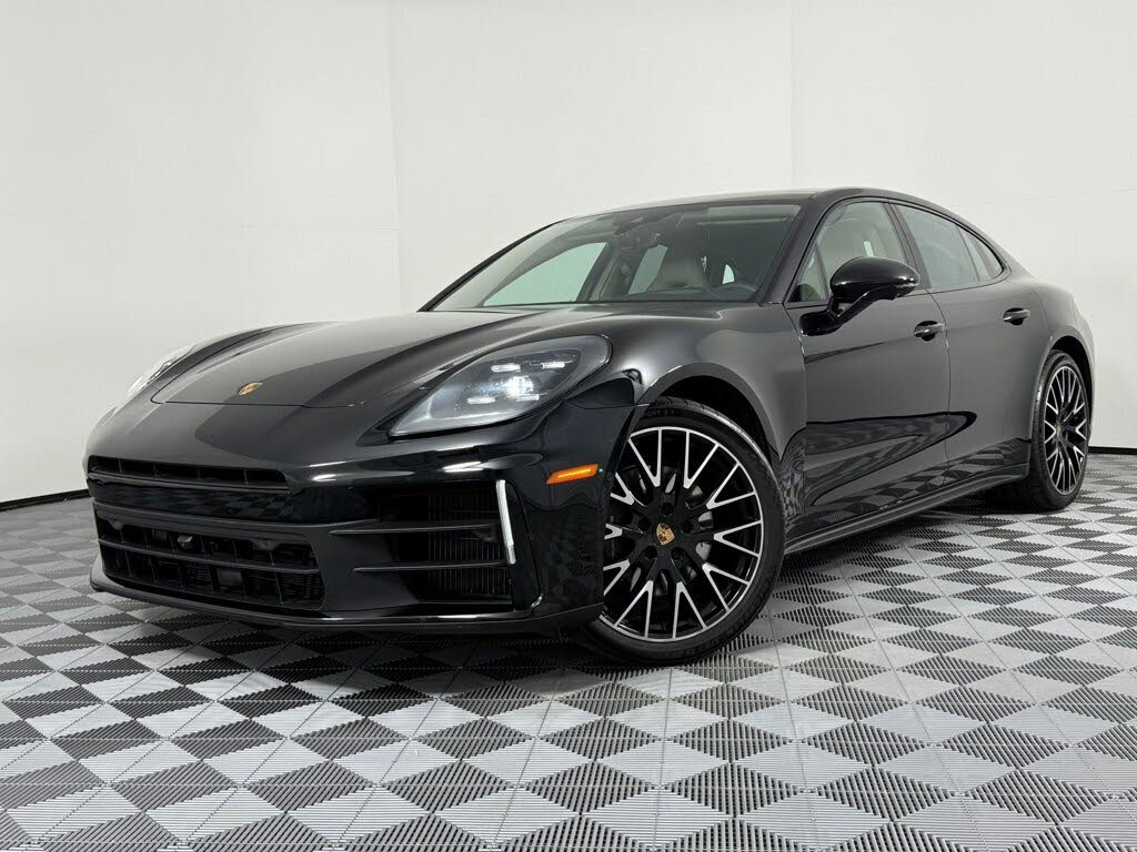 2025 Porsche Panamera RWD