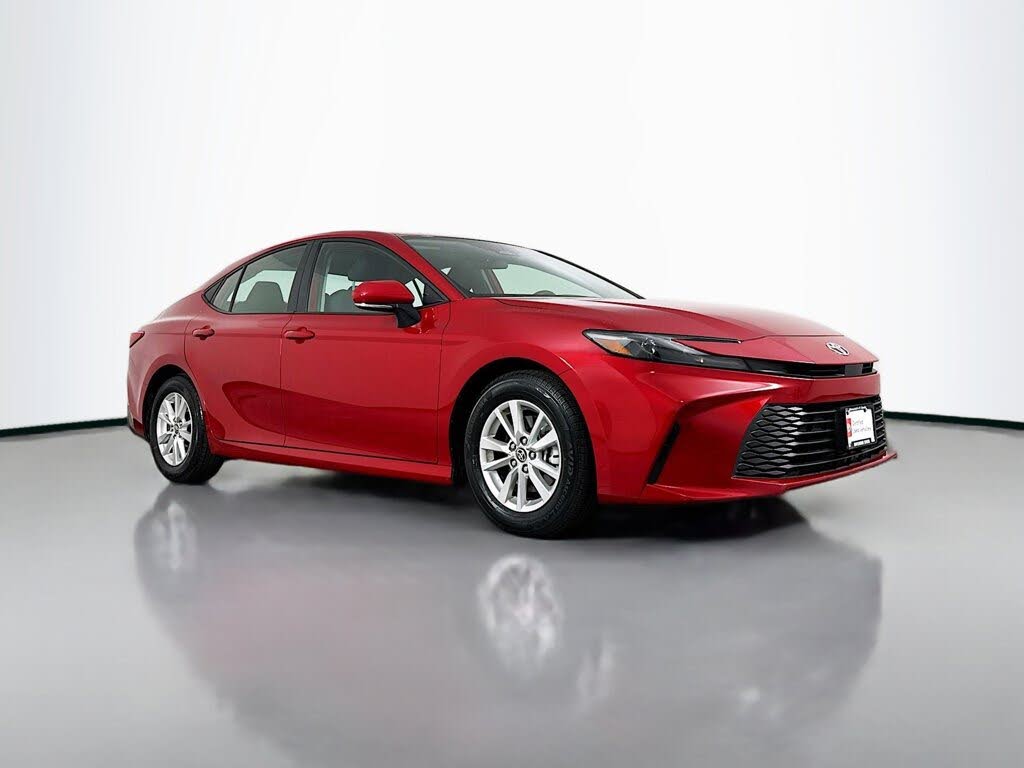 2025 Toyota Camry LE FWD