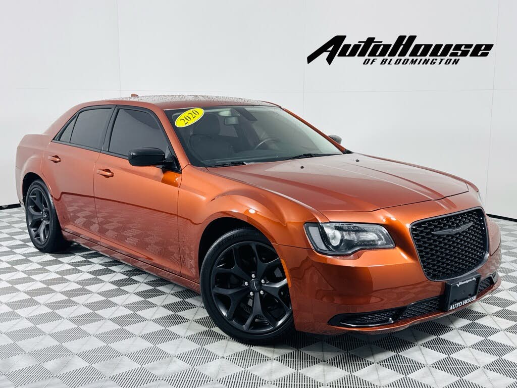 2020 Chrysler 300 Touring RWD