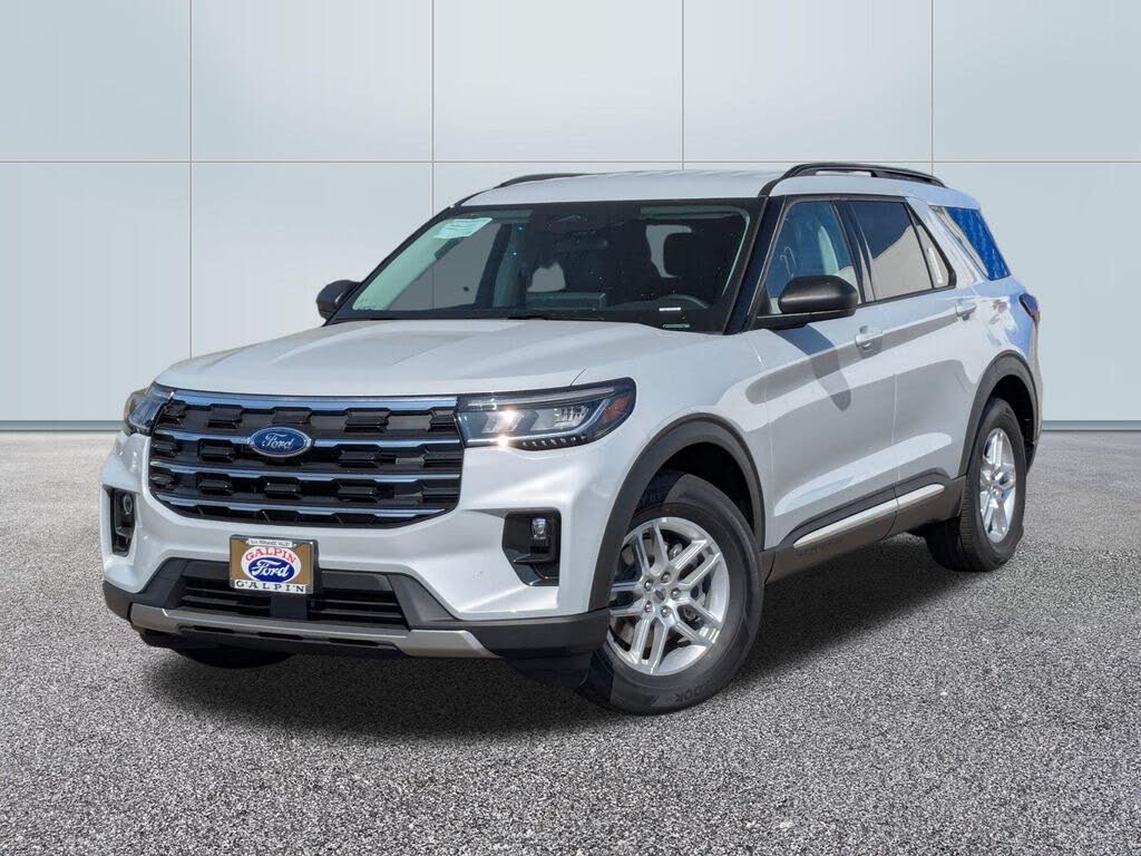 2025 Ford Explorer Active RWD