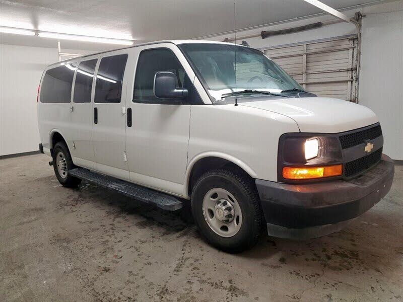 2012 Chevrolet Express Passenger 2500 LT RWD