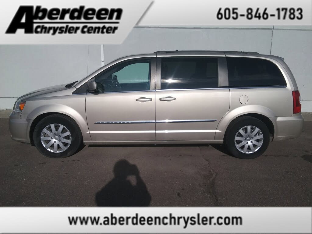 2015 Chrysler Town & Country Touring FWD