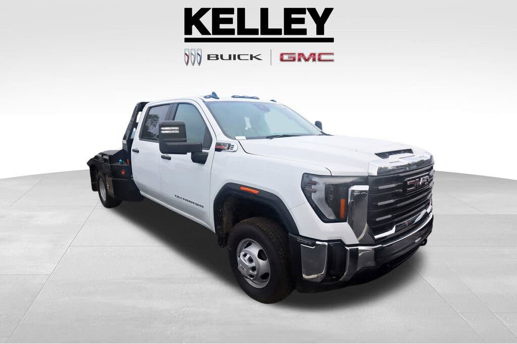 2025 GMC Sierra 3500HD Chassis Pro Crew Cab 4WD