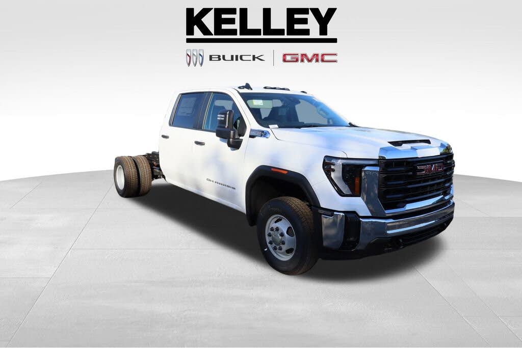 2026 GMC Sierra 3500HD Chassis Pro Crew Cab 4WD