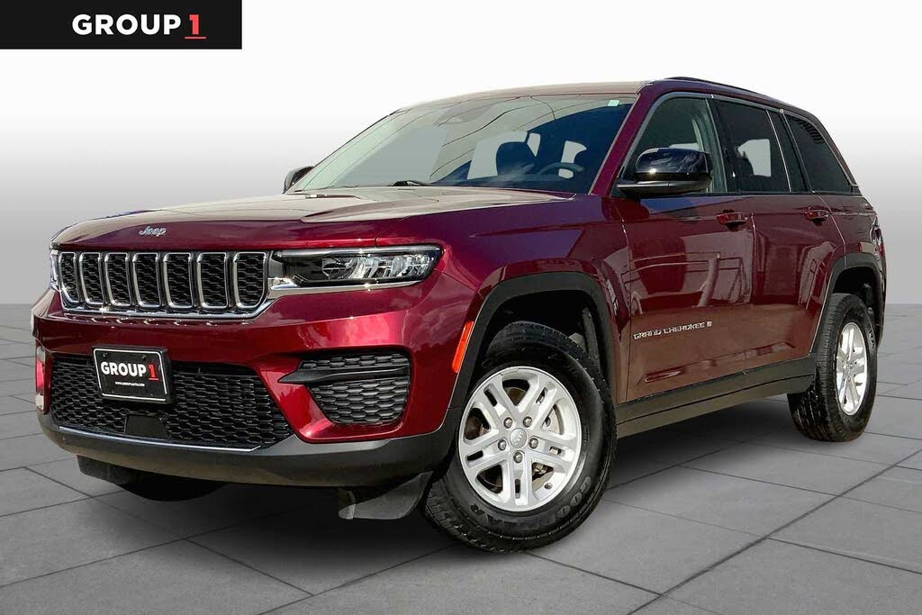 2023 Jeep Grand Cherokee Laredo 4WD