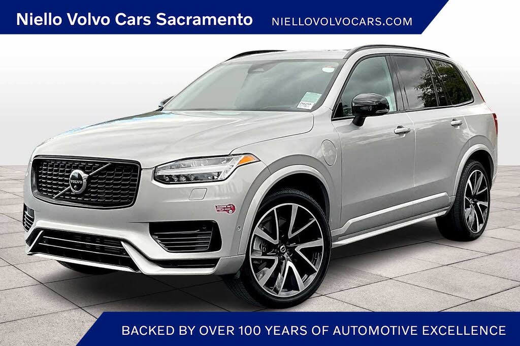 2023 Volvo XC90 Recharge T8 Ultimate Dark Theme eAWD