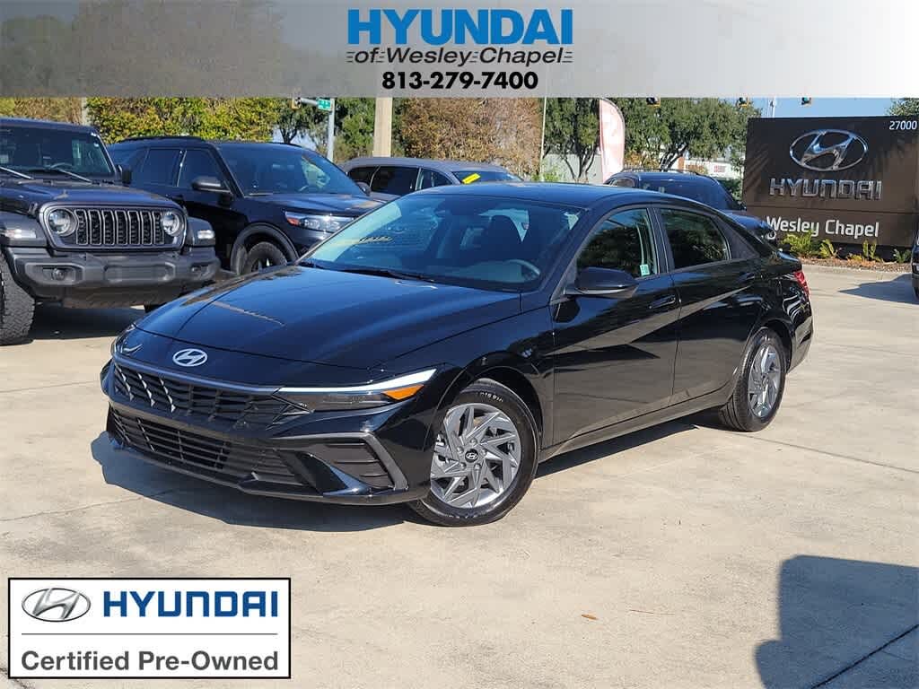 2024 Hyundai Elantra SEL FWD