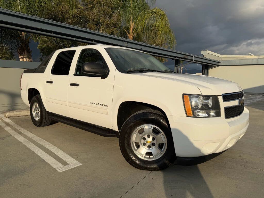 2010 Chevrolet Avalanche LS RWD