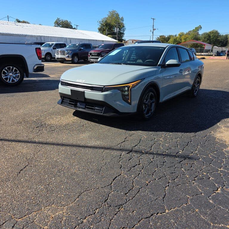 2025 Kia K4 LXS FWD
