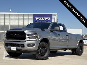 RAM 3500 Laramie Crew Cab LB DRW 4WD