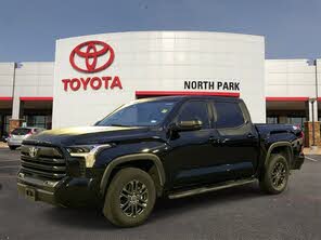 Toyota Tundra SR5 CrewMax Cab RWD