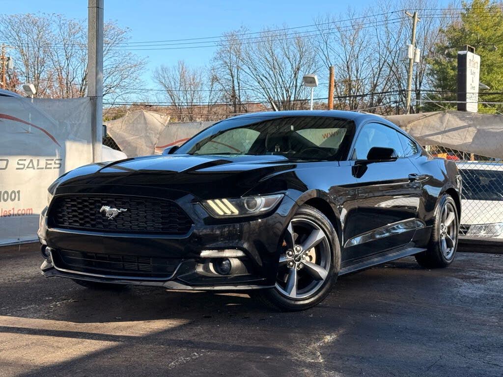 2015 Ford Mustang V6 Coupe RWD