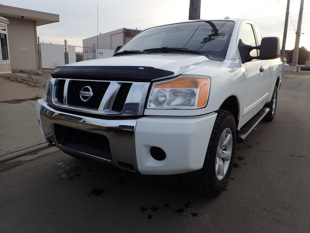 2013 Nissan Titan SV King Cab 4WD