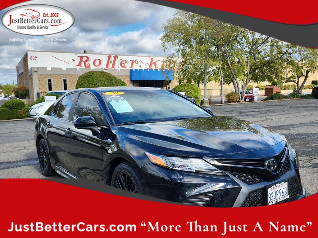 2020 Toyota Camry SE Nightshade FWD