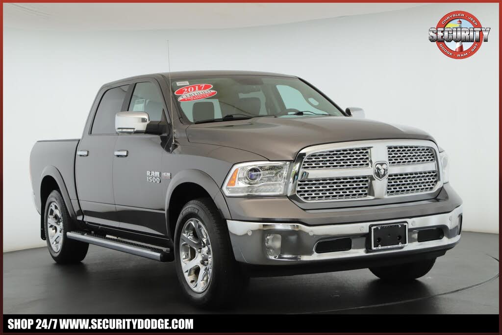 2017 RAM 1500 Laramie Crew Cab 4WD