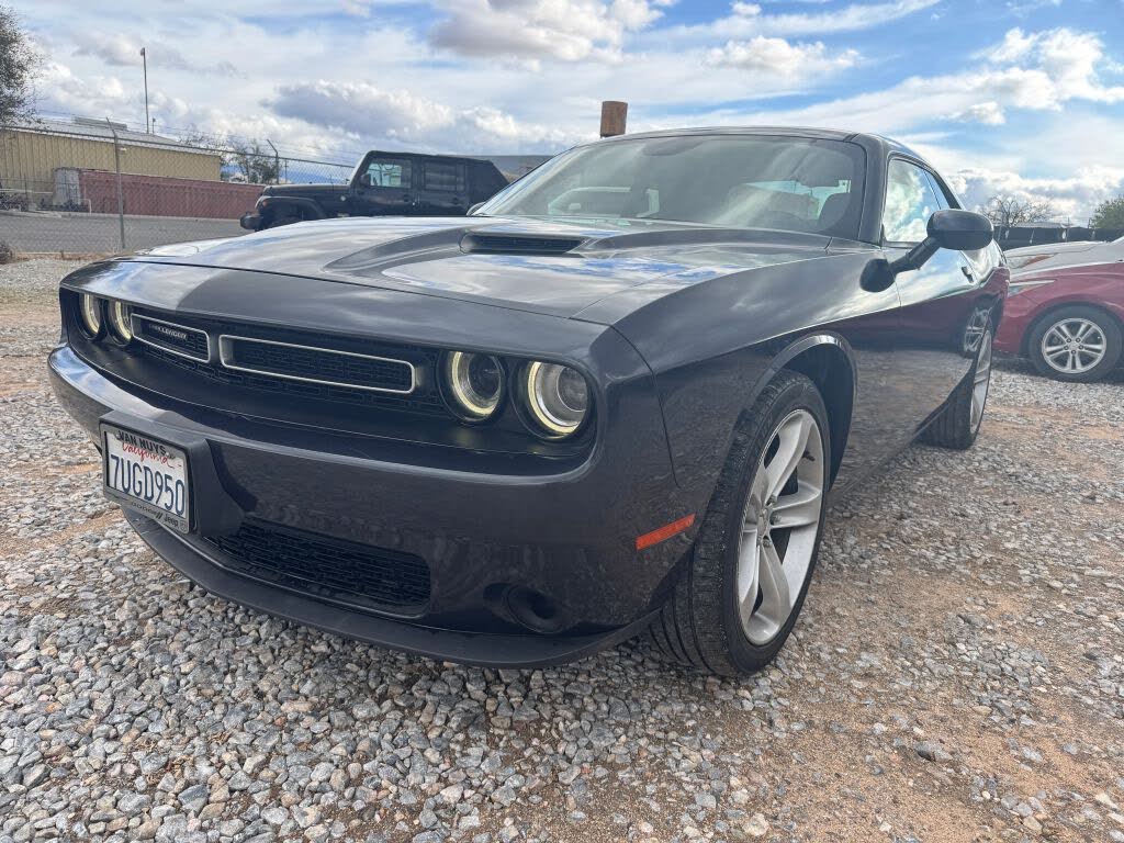 2016 Dodge Challenger SXT RWD