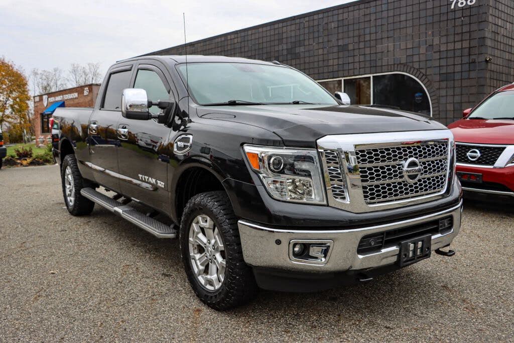 2017 Nissan Titan XD SL Crew Cab 4WD