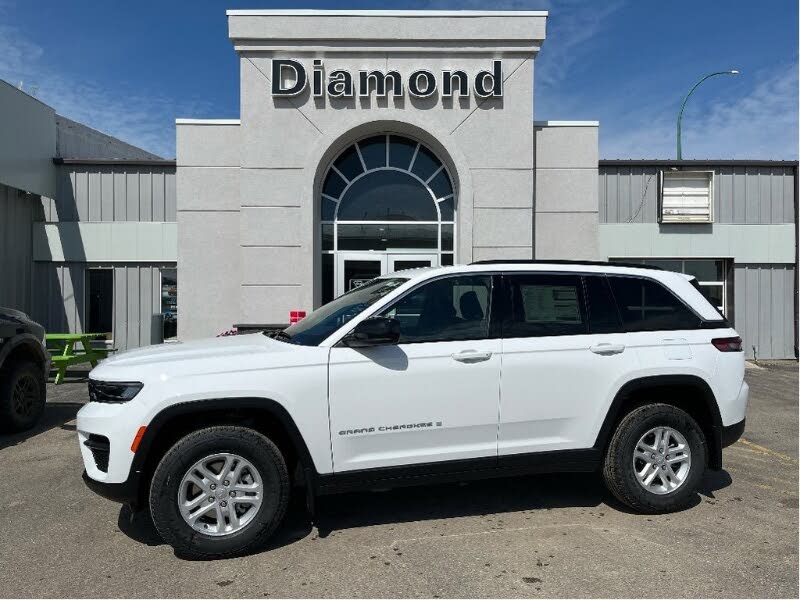 2024 Jeep Grand Cherokee Laredo 4WD